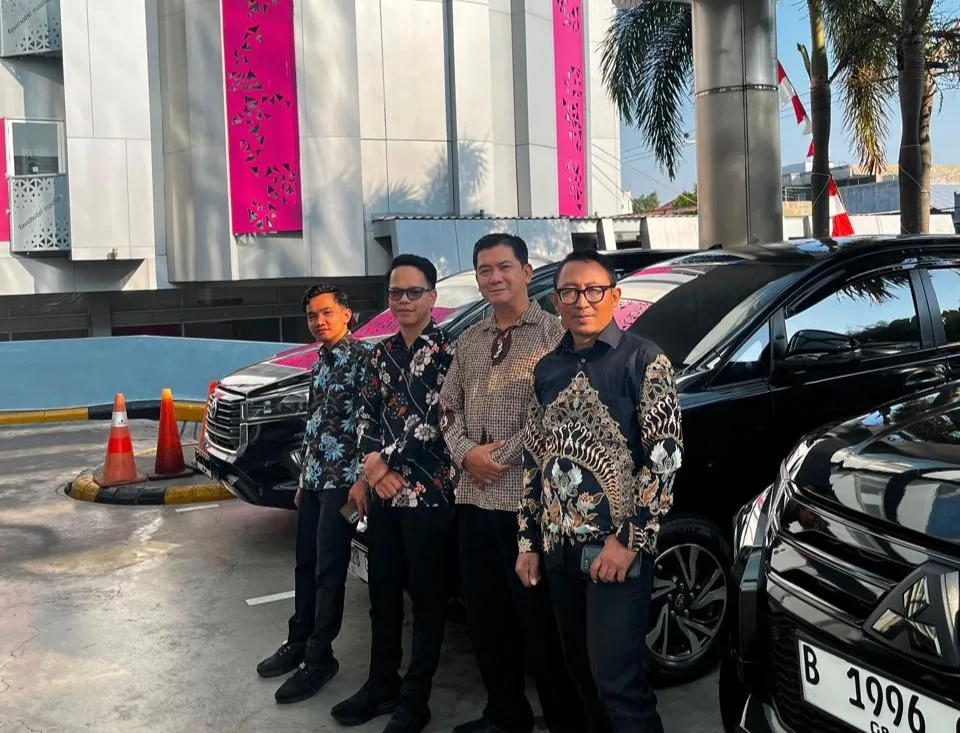 About Us - Tim MDN Transport 3